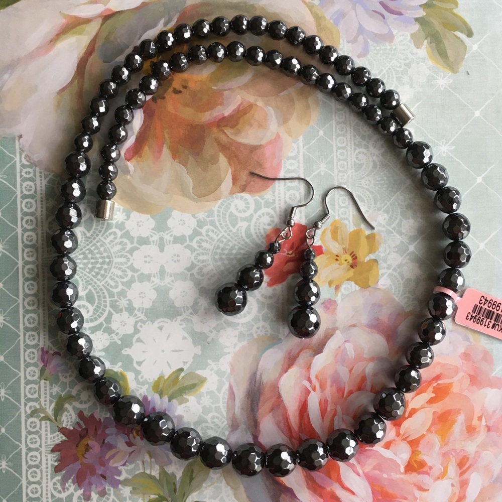 Beautiful Black Hematite Necklace & Earrings Set